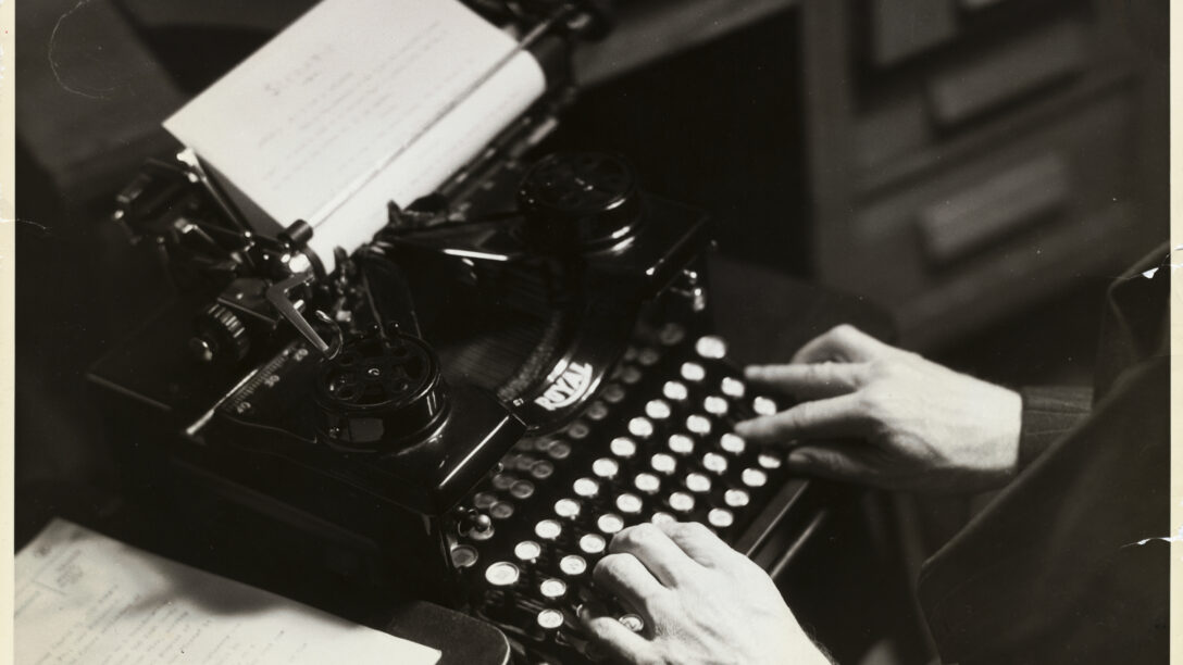 Hands on Manual Typewriter