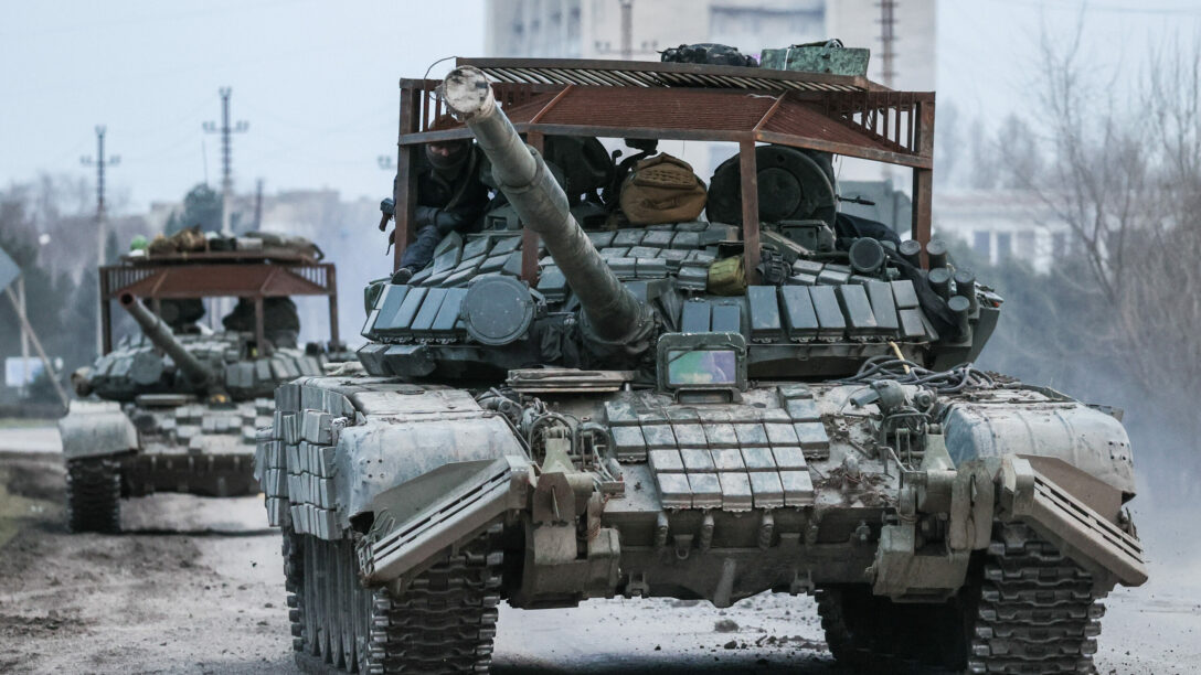Russian tanks cross into Ukraine