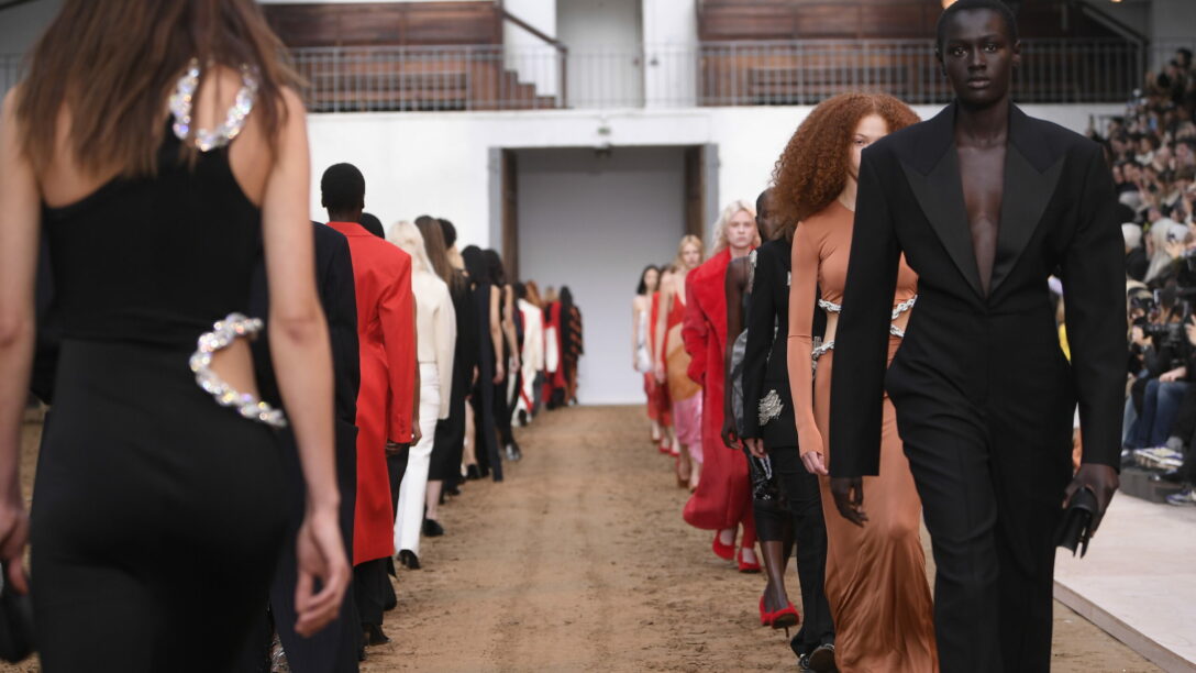 Stella McCartney - Fall 2023 RTW - Runway - PFW