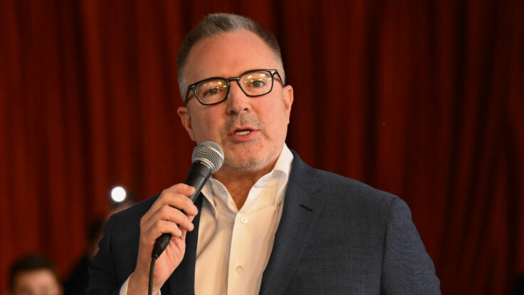 If all goes according to Academy C.E.O. Bill Kramer’s plan, there will be a mandate that best picture nominees films play in 15 or 20 of the top 50 markets in the U.S. to be eligible.