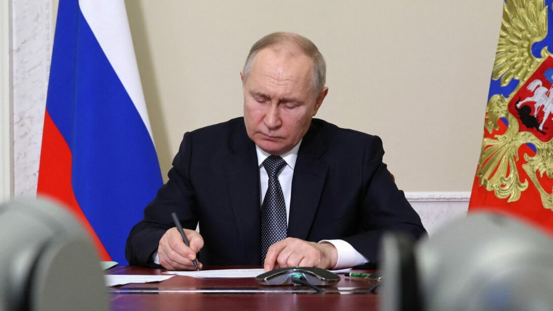 Administration officials say that Moscow appears to be in absolutely no mood to negotiate.