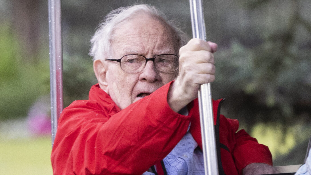 It’s not clear what our friend Warren was thinking when he invested in what is now known as Paramount Global.