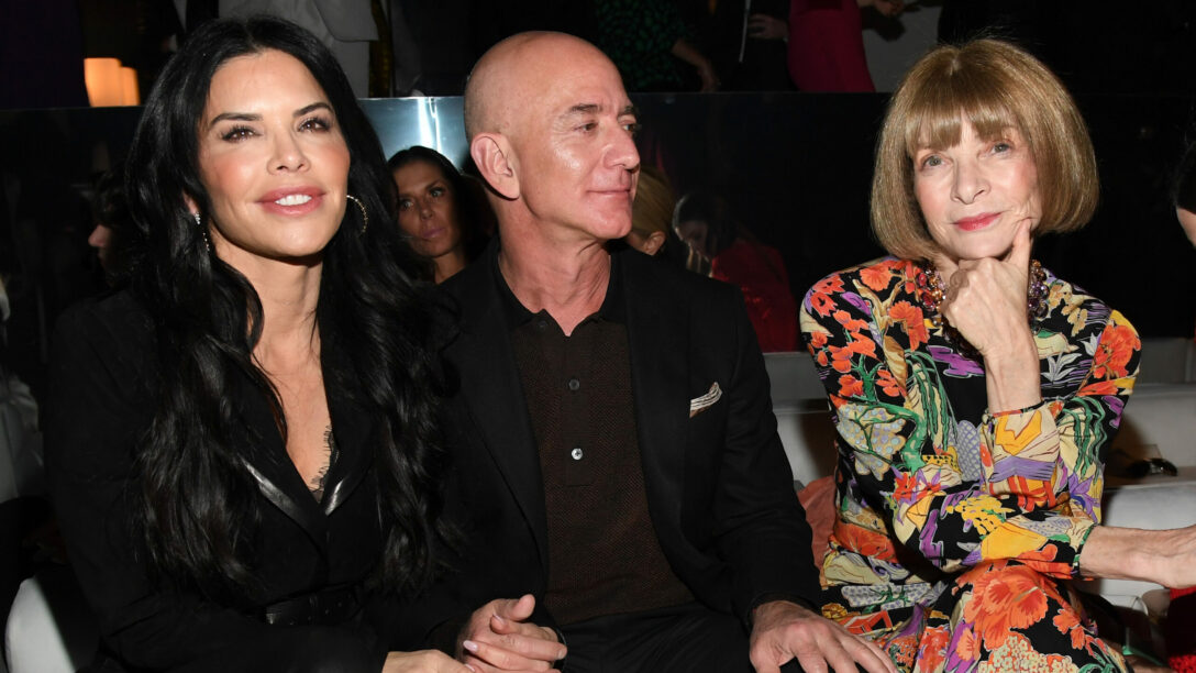 Lauren Sánchez, Jeff Bezos, and Anna Wintour in February 2020.