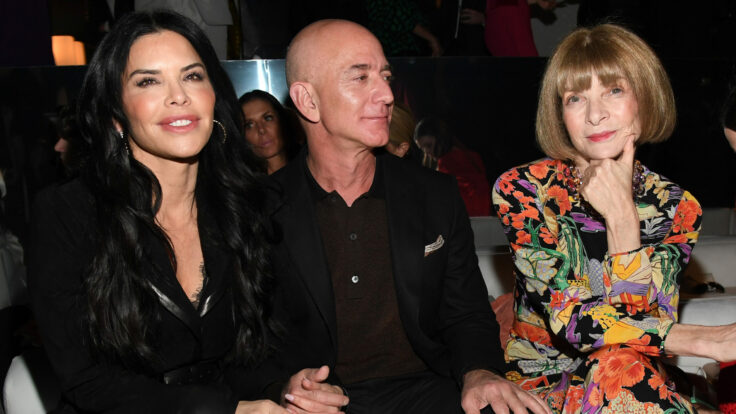 Lauren Sánchez, Jeff Bezos, and Anna Wintour in February 2020.