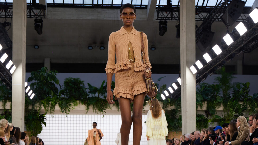 Chloé paris fashion week peach