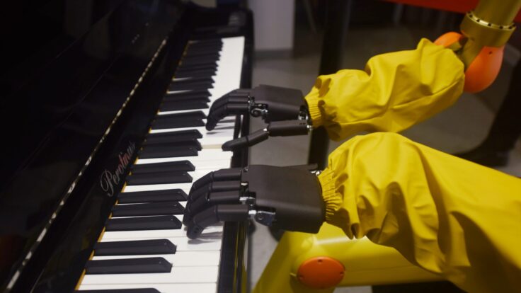 robot playing piano china
