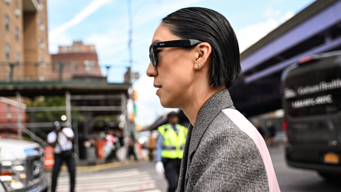 Eva Chen ray ban sunglasses