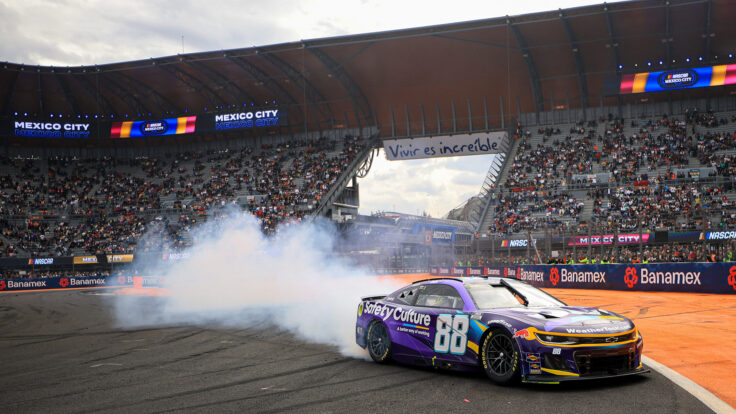 nascar burnout Shane Van Gisbergen